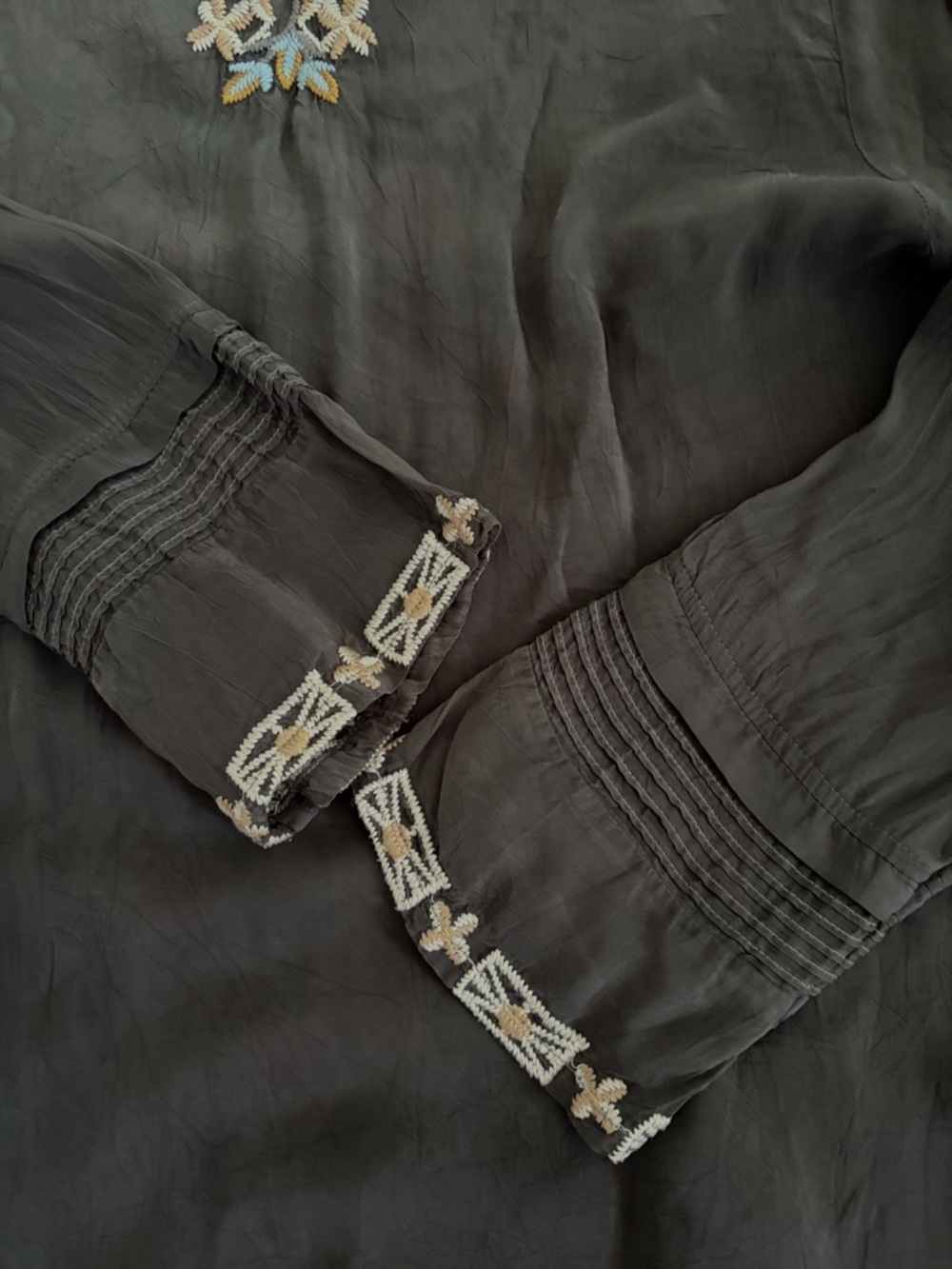 JOHNNY WAS Shirt Tunic Embroidered Boho Blouse Top Gray Small - Picture 15 of 15